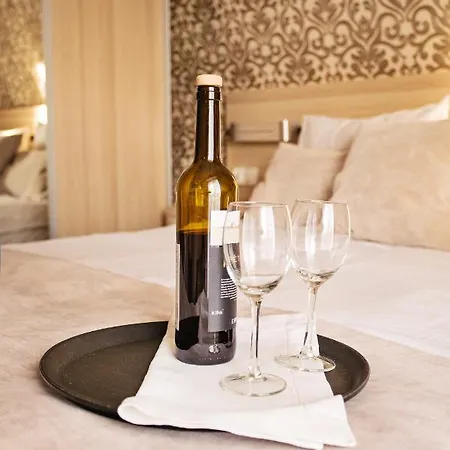 Cannes Bed and Breakfast