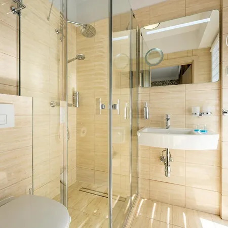Cannes Bed and Breakfast