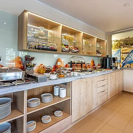Bed and Breakfast Cannes 3*